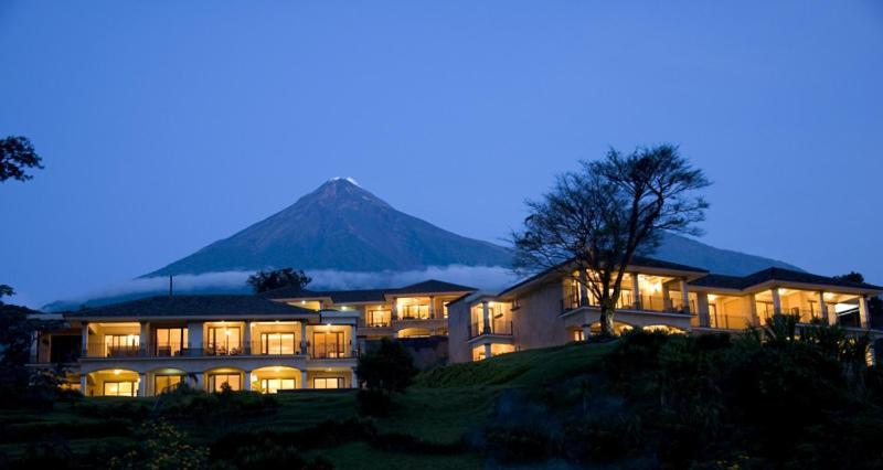 Hotel La Reunion Golf Resort And Residences Antigua Exterior photo
